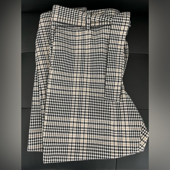 Ann Taylor, Women’s size 16 dress pants, with tie belt - Picture 2 of 6